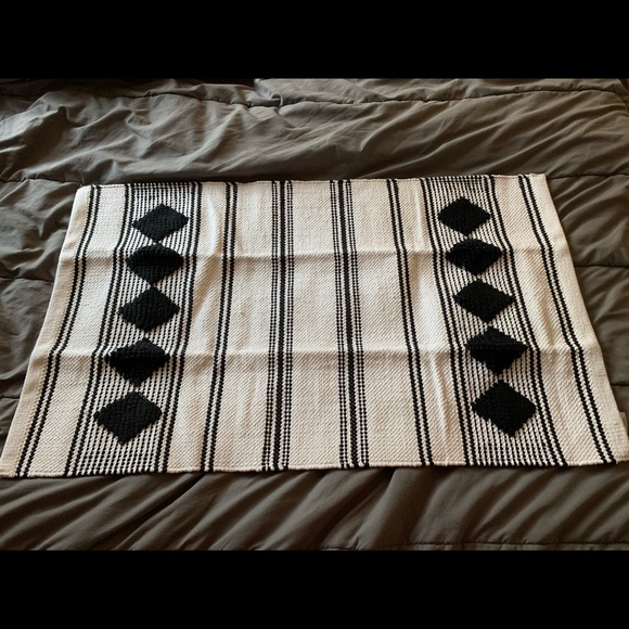 Caravan Diamond Woven Rug - Picture 2 of 8
